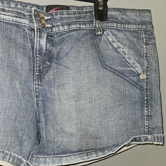 Torrid Womans Jean Shorts - Picture 3 of 10